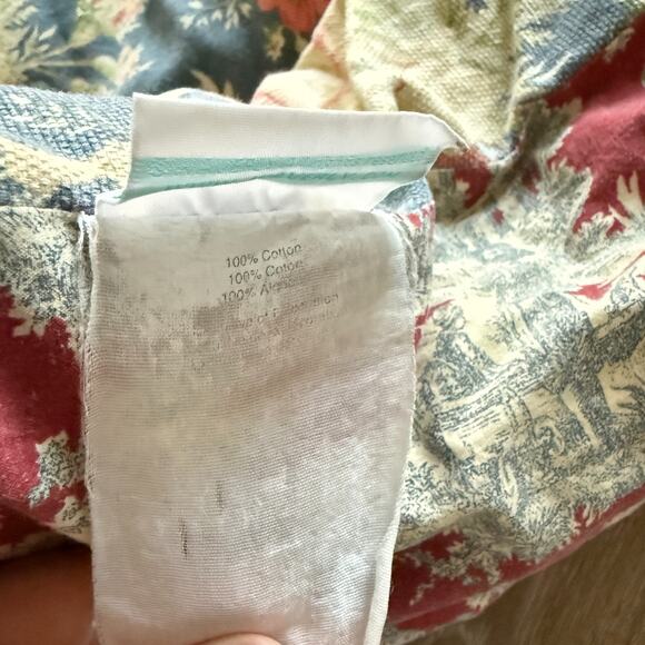 Waverly Sanctuary Rose Modern Farmhouse Floral Reversible Comforter 80"x90" - Picture 9 of 16